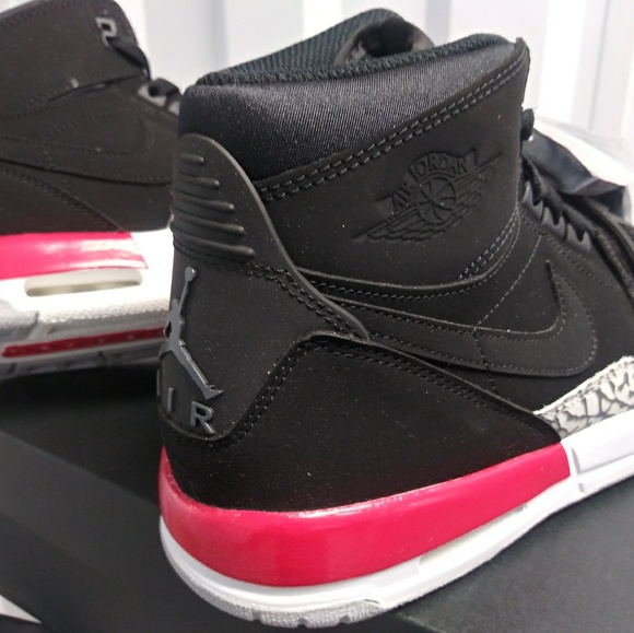 Air Jordan Legacy 312 (GS). New. Kids Size: 6 & 7 - Picture 4 of 8